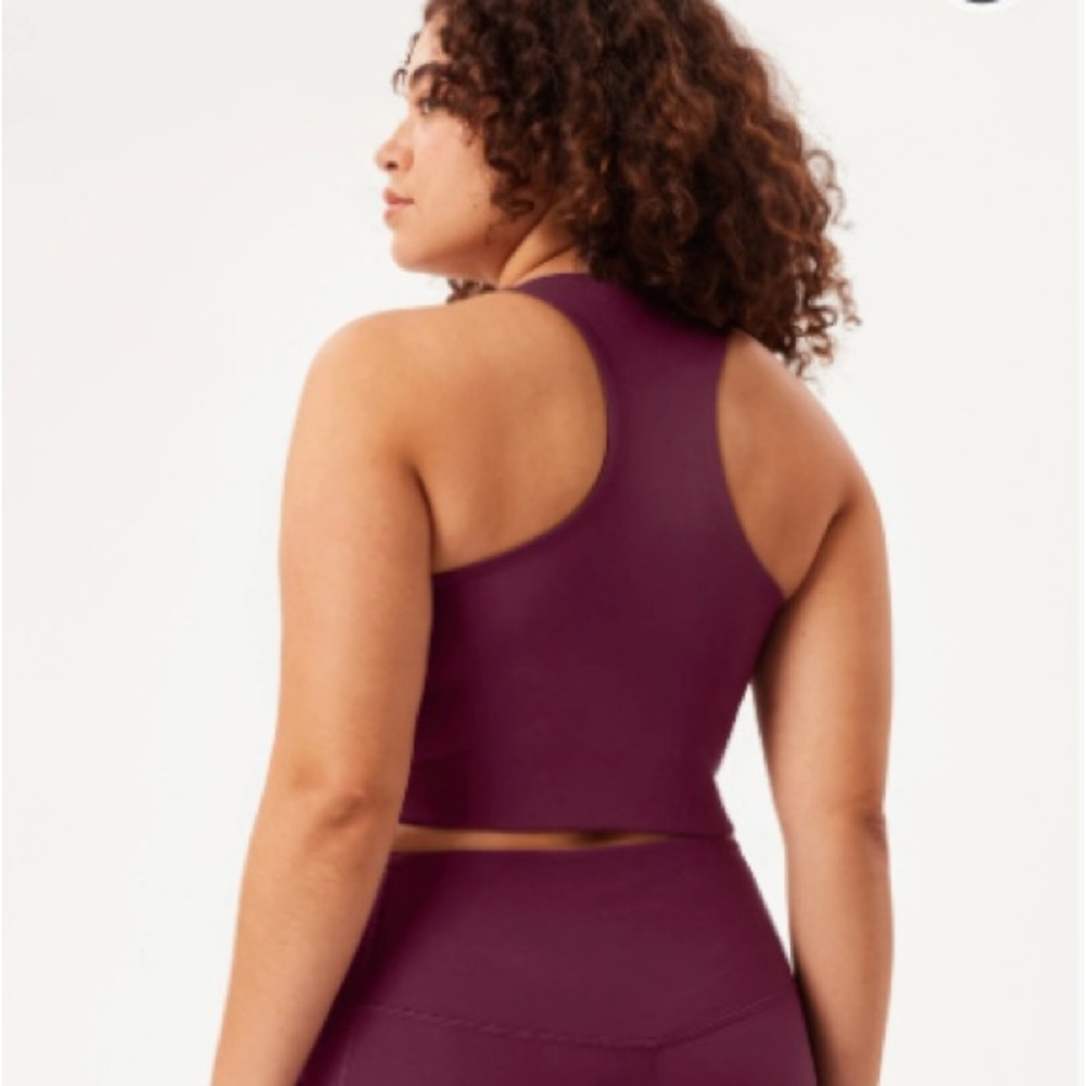 girlfriend collective Paloma Racerback Bra in ‘Plum’ - Picture 2 of 5